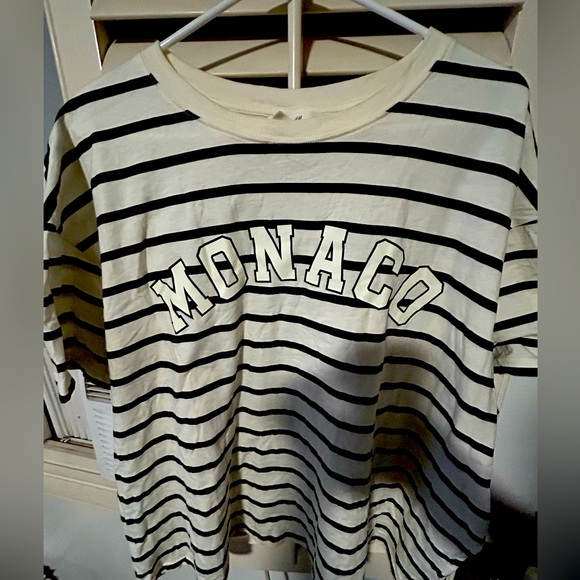 H&M graphic tee worn once - Picture 1 of 2